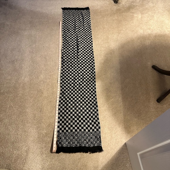 Gianni Versace Cashmere Scarf - Picture 2 of 5